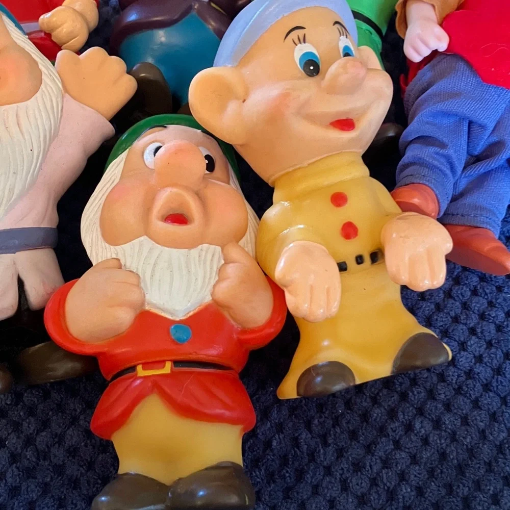 BIKIN DISNEY Snow White And The Seven Dwarfs Doll Set 1980’s Vintage All 7 - Picture 5 of 6